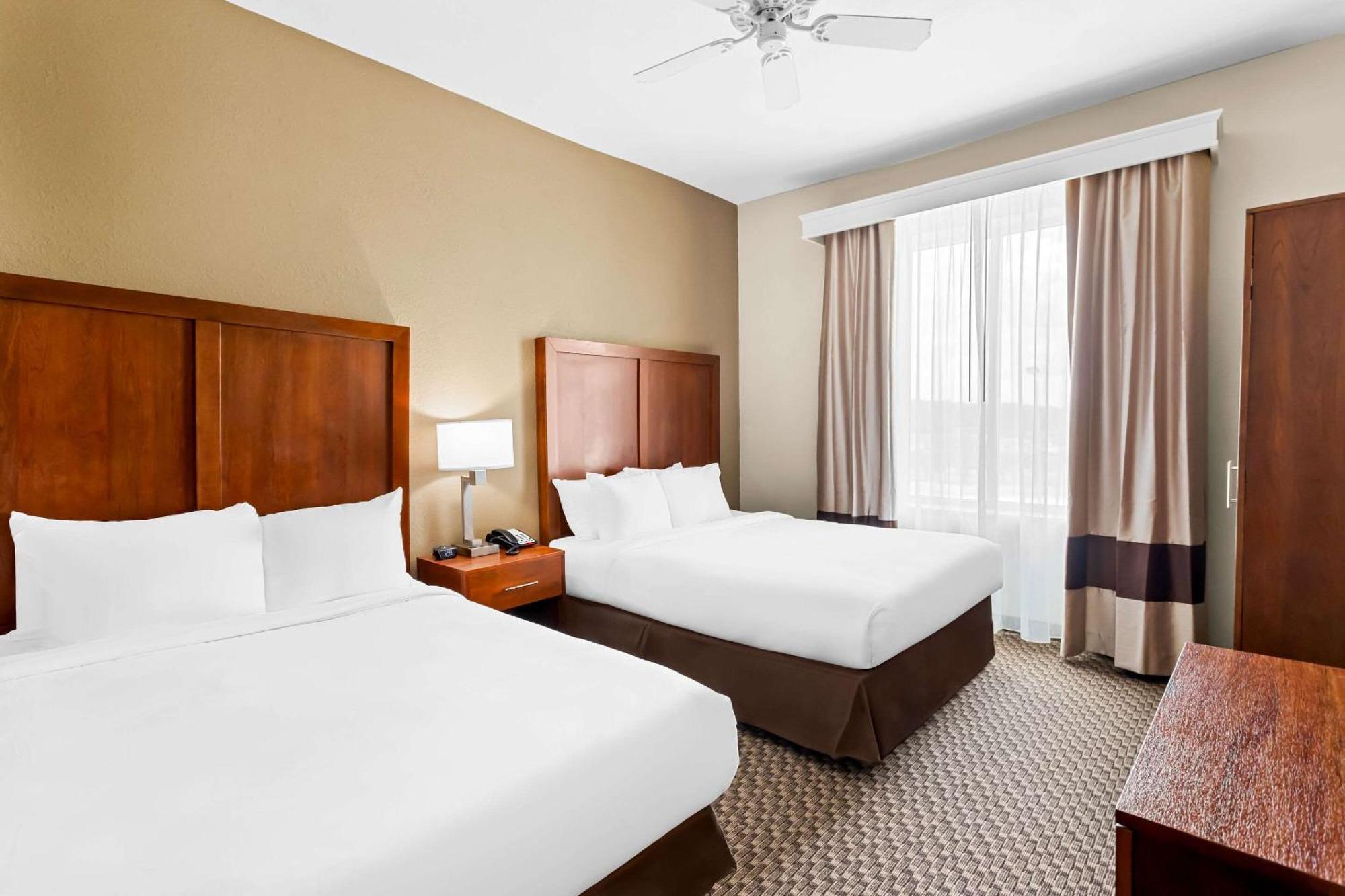 Comfort Inn & Suites Grenada Εξωτερικό φωτογραφία