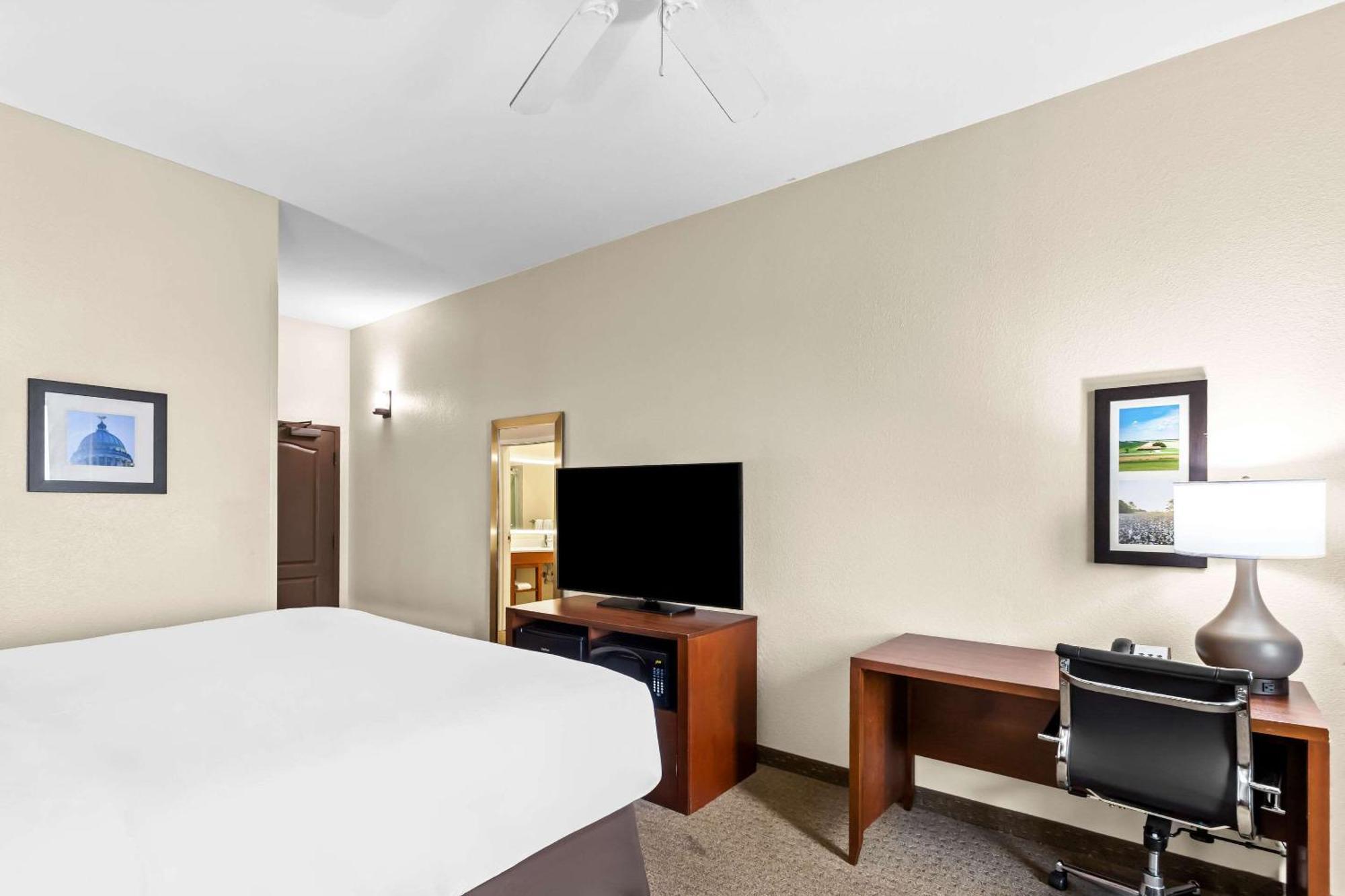 Comfort Inn & Suites Grenada Εξωτερικό φωτογραφία