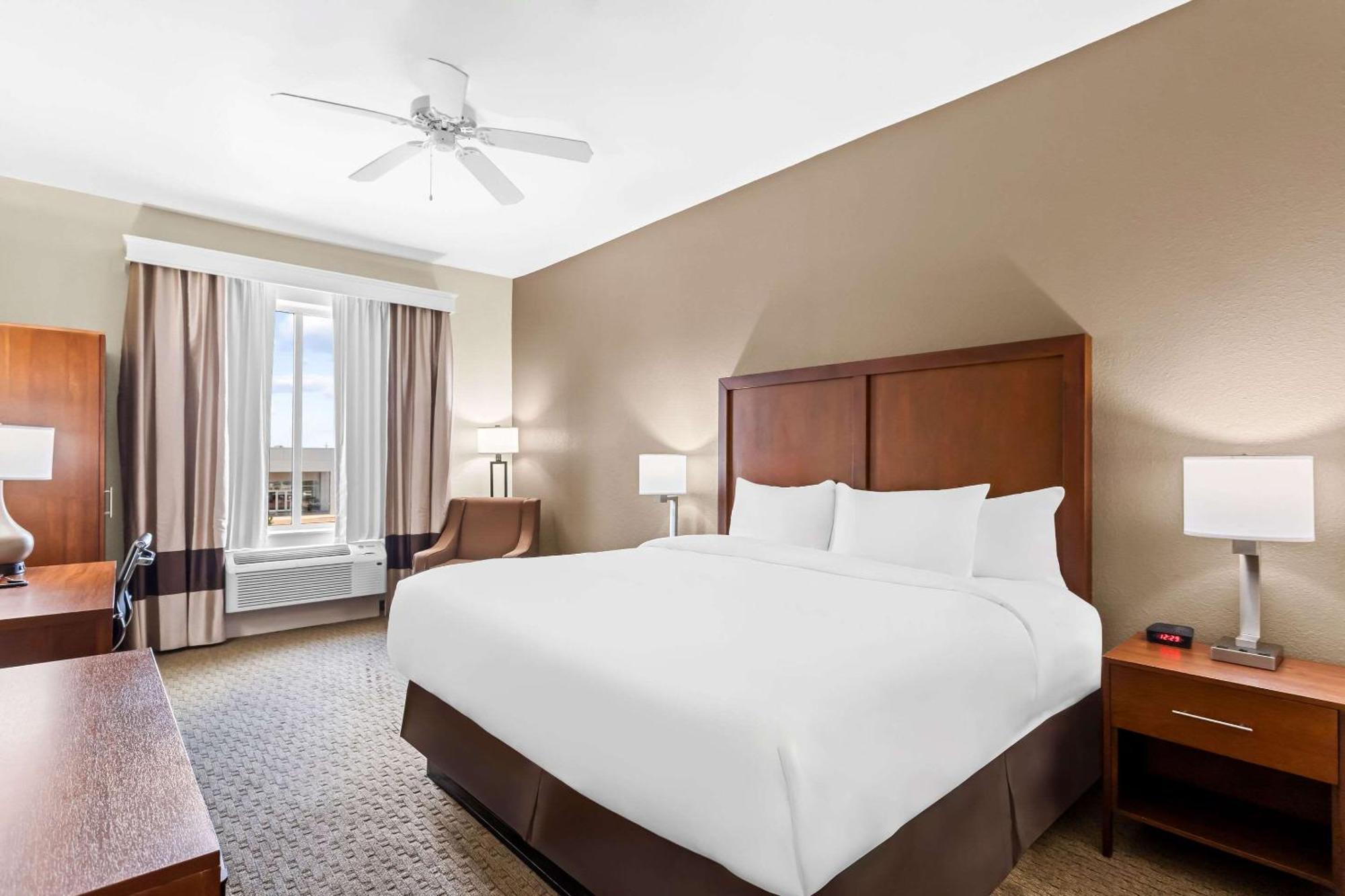 Comfort Inn & Suites Grenada Εξωτερικό φωτογραφία
