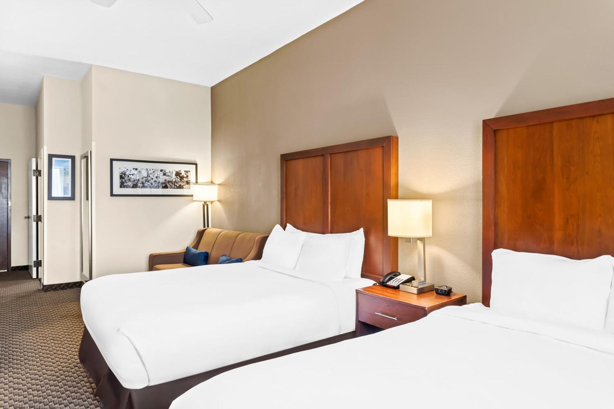 Comfort Inn & Suites Grenada Εξωτερικό φωτογραφία